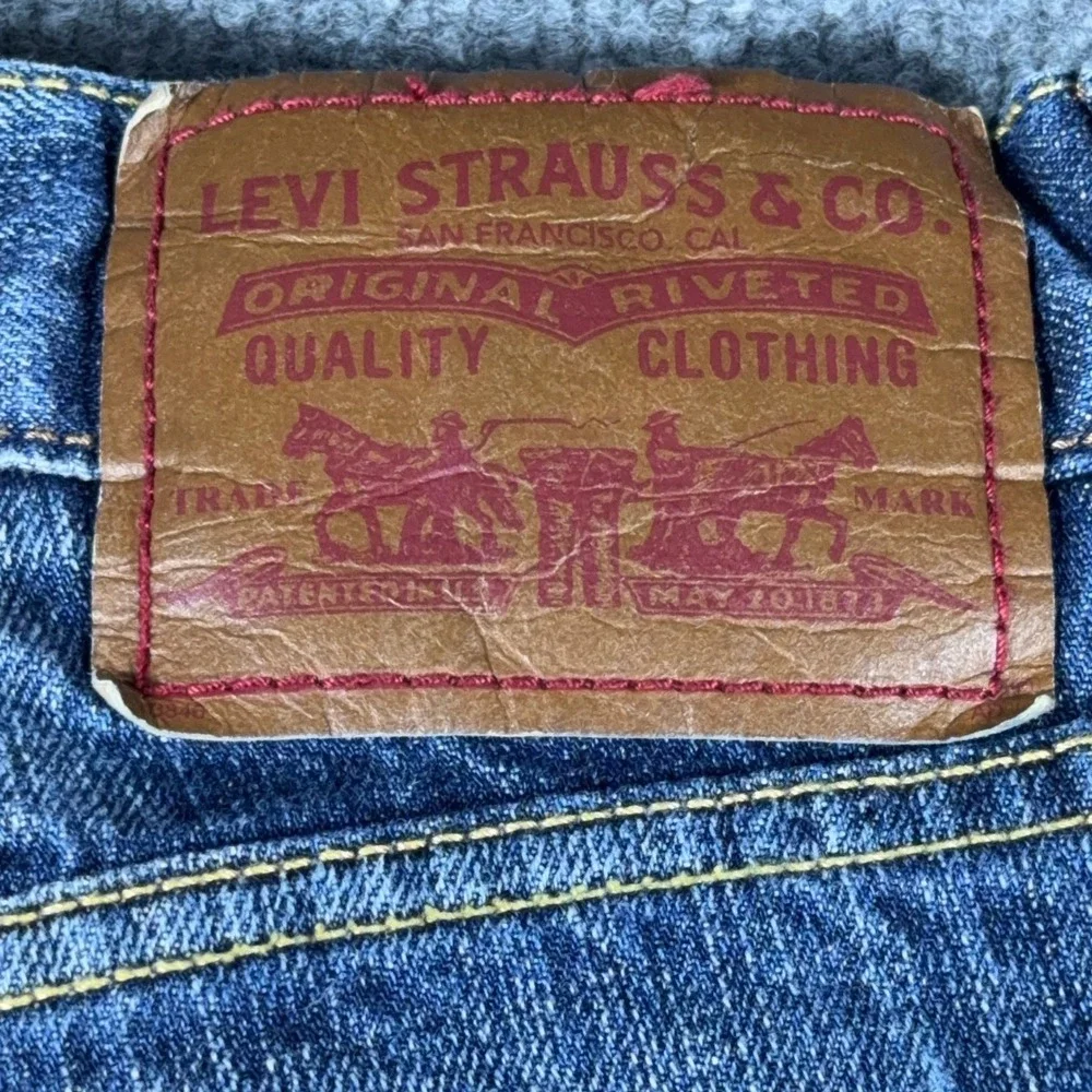 Levis 514 Slim Straight Jeans Mens Medium Wash Blue Denim Pants 4102